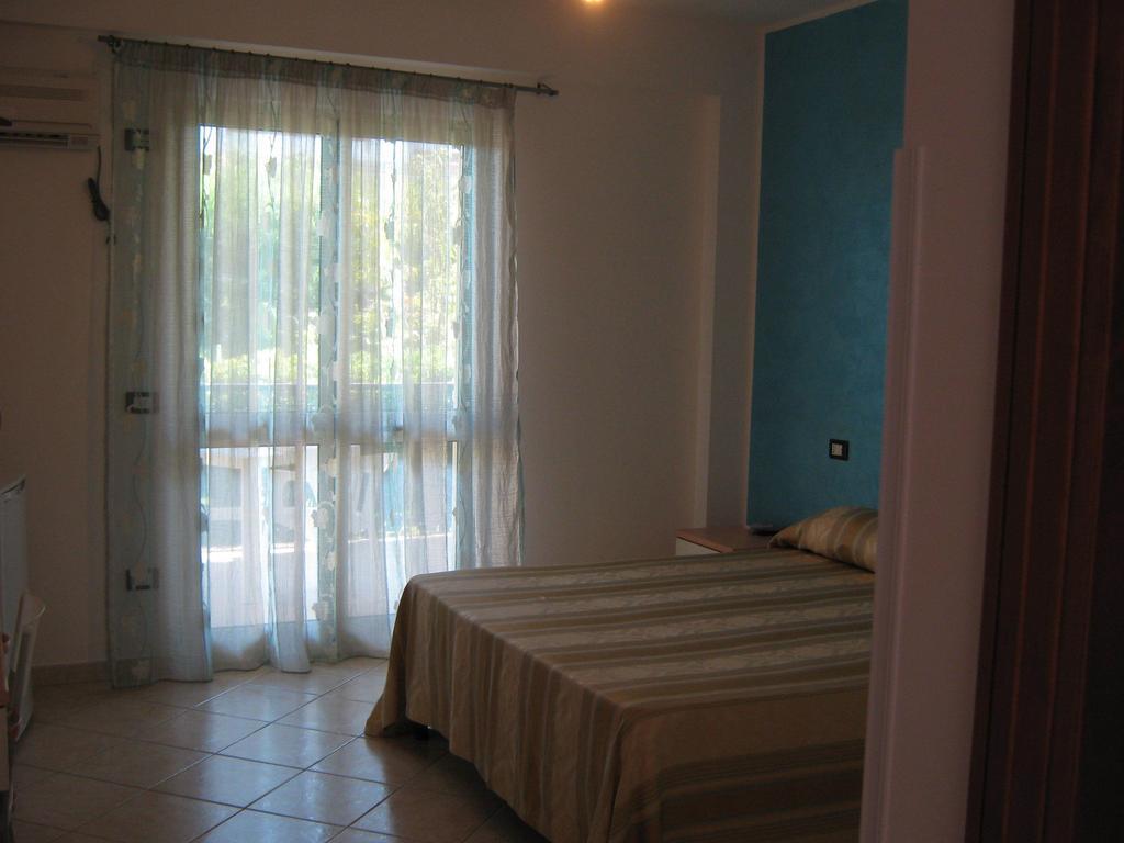 Bed And Breakfast Cirelli Scalea Phòng bức ảnh